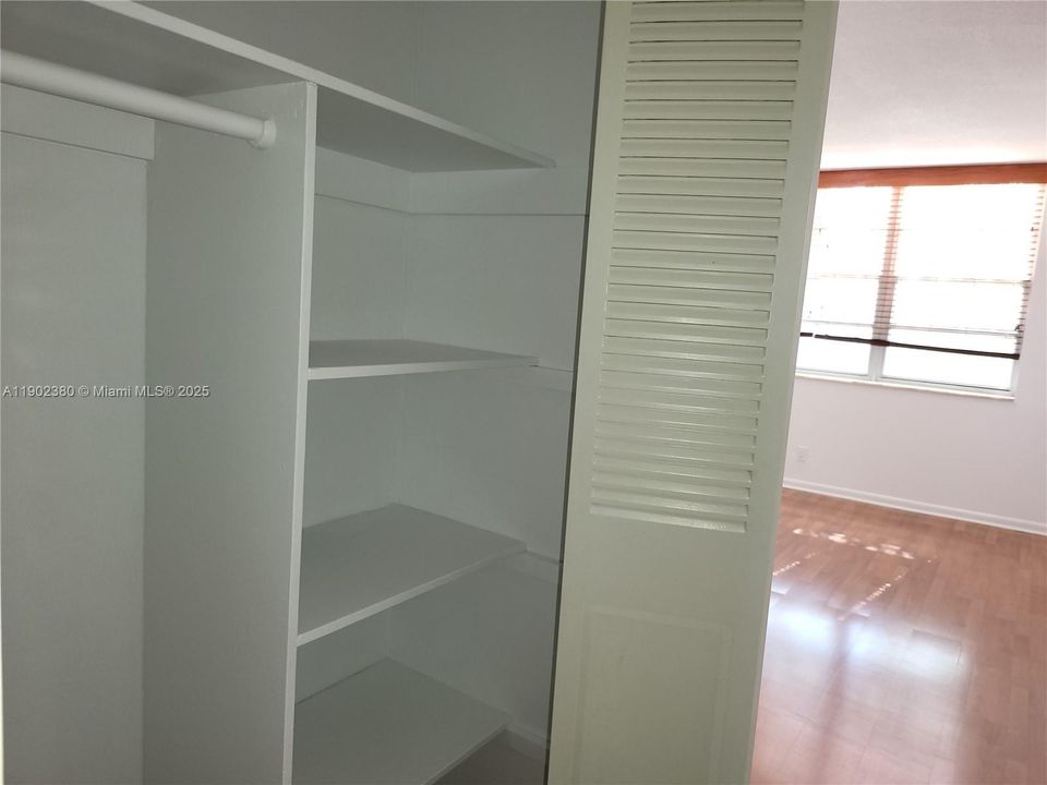 For Rent: $1,850 (1 beds, 1 baths, 850 Square Feet)