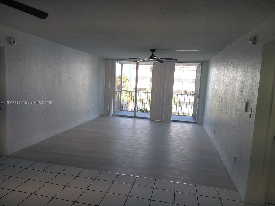 For Sale: $228,000 (2 beds, 2 baths, 1162 Square Feet)