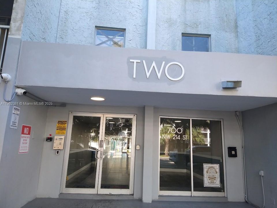 For Sale: $228,000 (2 beds, 2 baths, 1162 Square Feet)