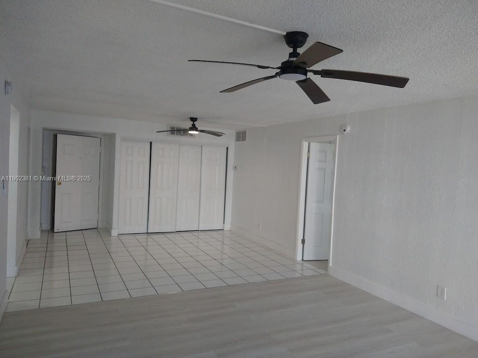 For Sale: $228,000 (2 beds, 2 baths, 1162 Square Feet)