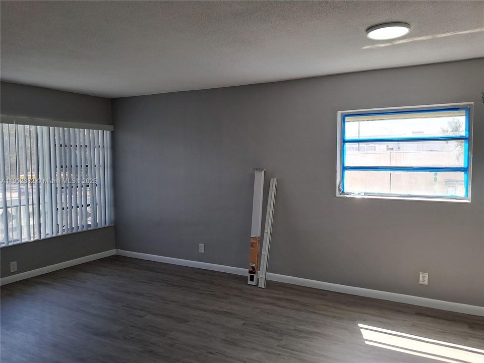 Под контрактом: $1,700 (1 спален, 1 ванн, 670 Квадратных фут)