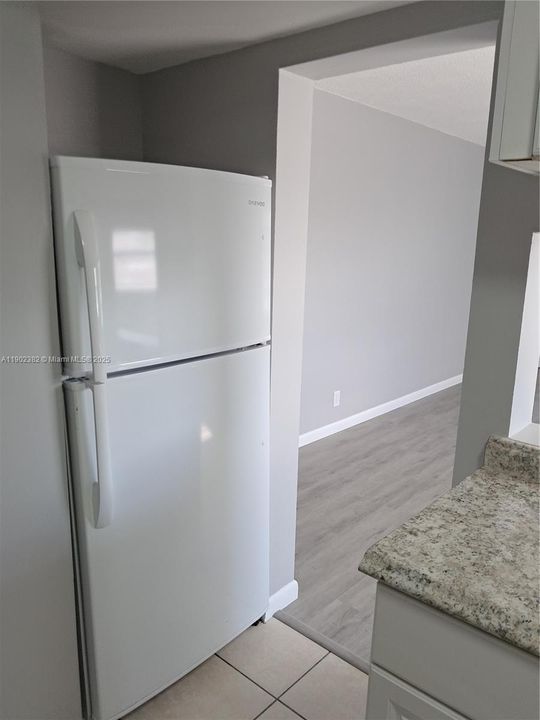 Под контрактом: $1,700 (1 спален, 1 ванн, 670 Квадратных фут)