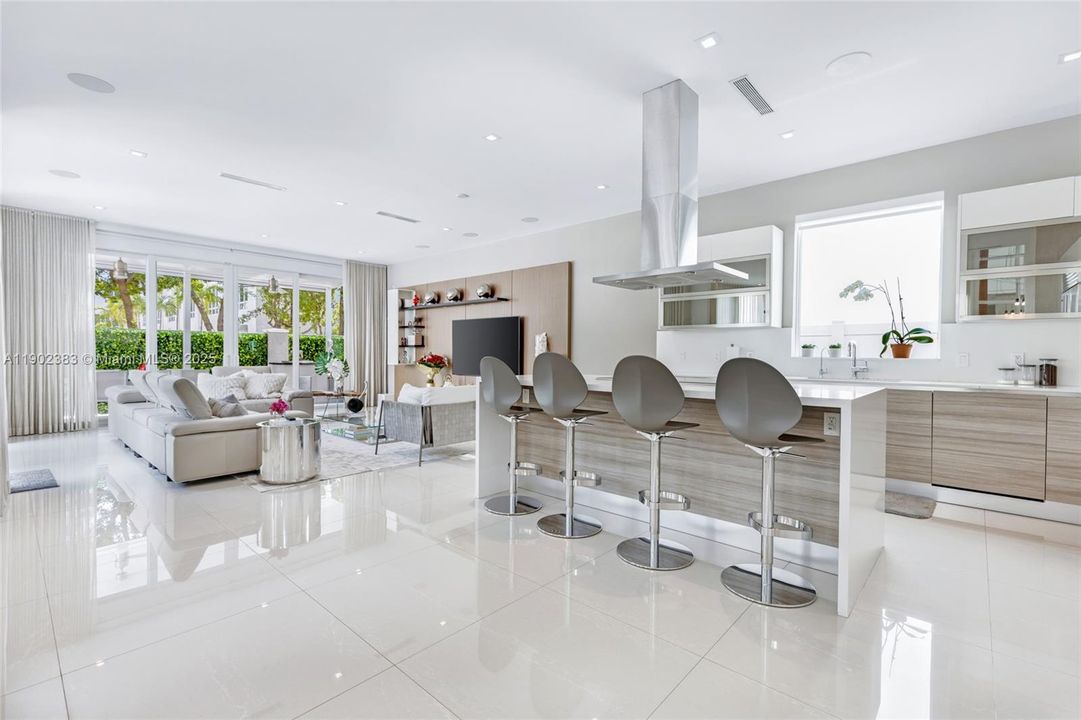 En Venta: $2,050,000 (5 camas, 5 baños, 3537 Pies cuadrados)