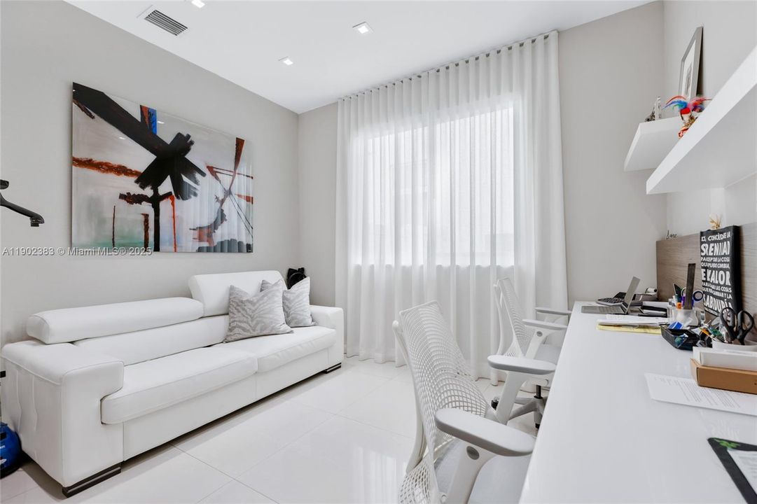 En Venta: $2,050,000 (5 camas, 5 baños, 3537 Pies cuadrados)