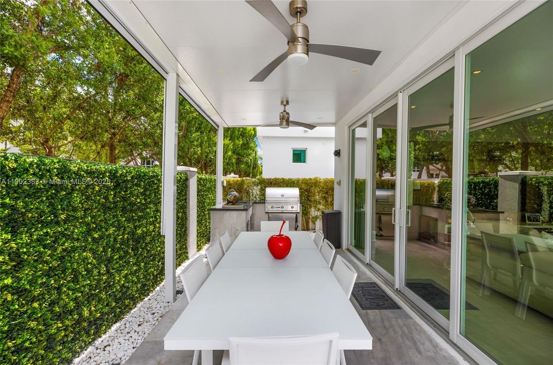 En Venta: $2,050,000 (5 camas, 5 baños, 3537 Pies cuadrados)