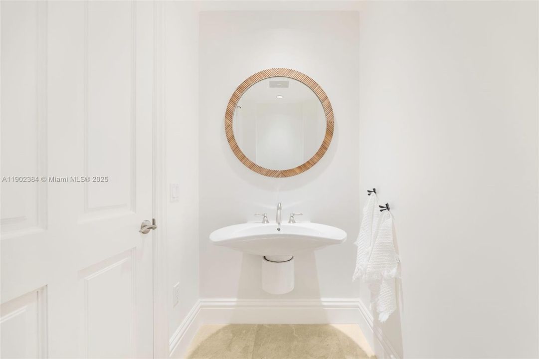 出租: $23,500 (2 贝兹, 2 浴室, 2009 平方英尺)