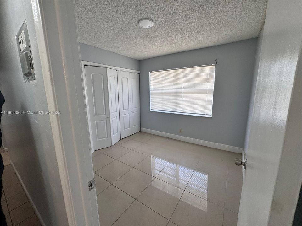 Recently Rented: $1,850 (2 beds, 1 baths, 750 Square Feet)