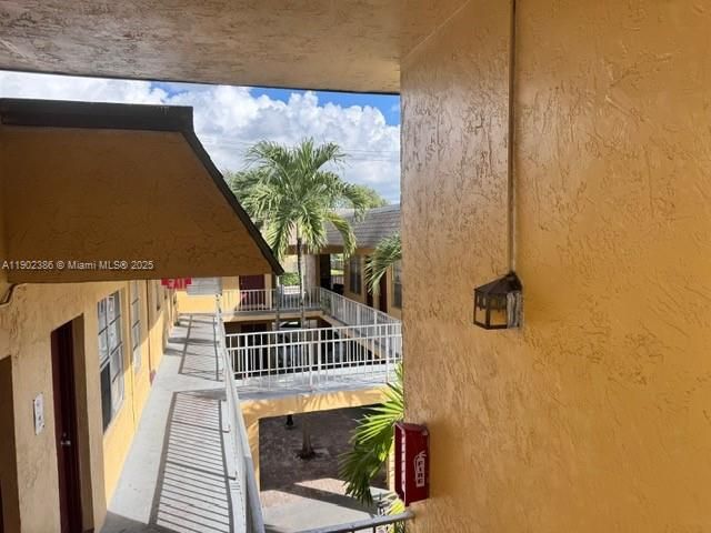 Recently Rented: $1,850 (2 beds, 1 baths, 750 Square Feet)