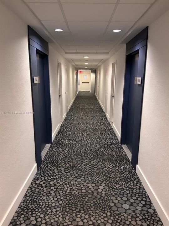 Recently Rented: $3,500 (1 beds, 1 baths, 852 Square Feet)