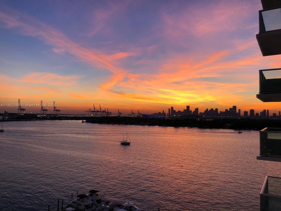 Recently Rented: $3,500 (1 beds, 1 baths, 852 Square Feet)