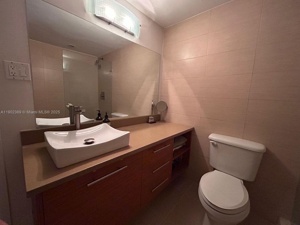 Recently Rented: $3,500 (1 beds, 1 baths, 852 Square Feet)