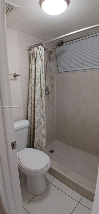 For Sale: $299,900 (2 beds, 2 baths, 1132 Square Feet)