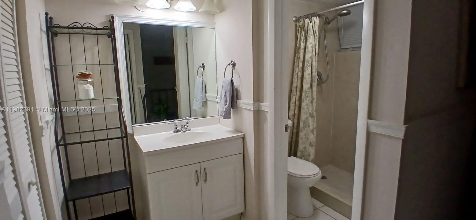 For Sale: $299,900 (2 beds, 2 baths, 1132 Square Feet)