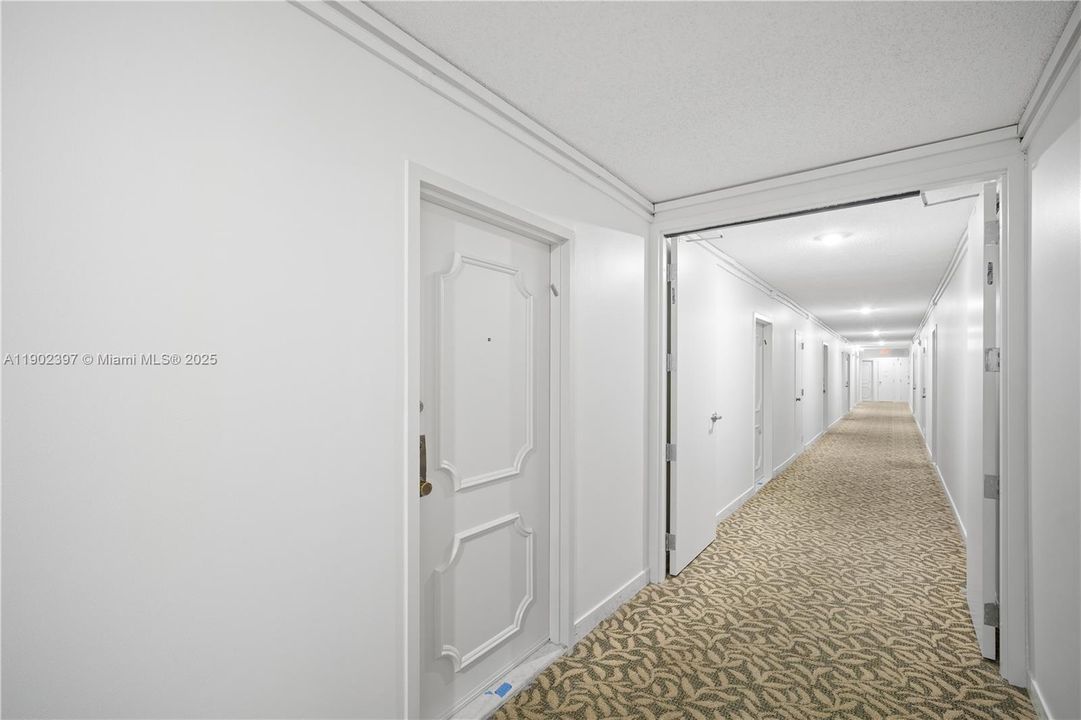 Recently Sold: $345,000 (2 beds, 2 baths, 1304 Square Feet)