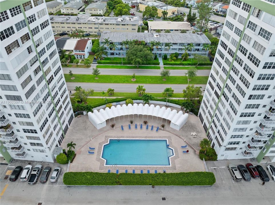 Recently Sold: $345,000 (2 beds, 2 baths, 1304 Square Feet)