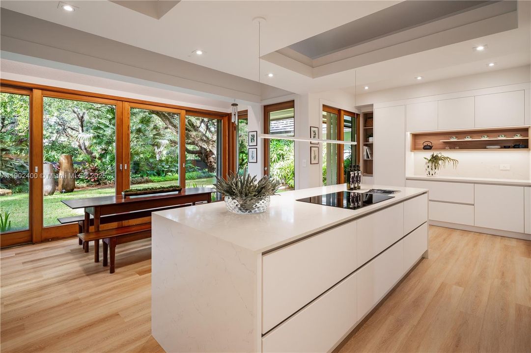 На продажу: $12,949,000 (5 спален, 6 ванн, 6239 Квадратных фут)