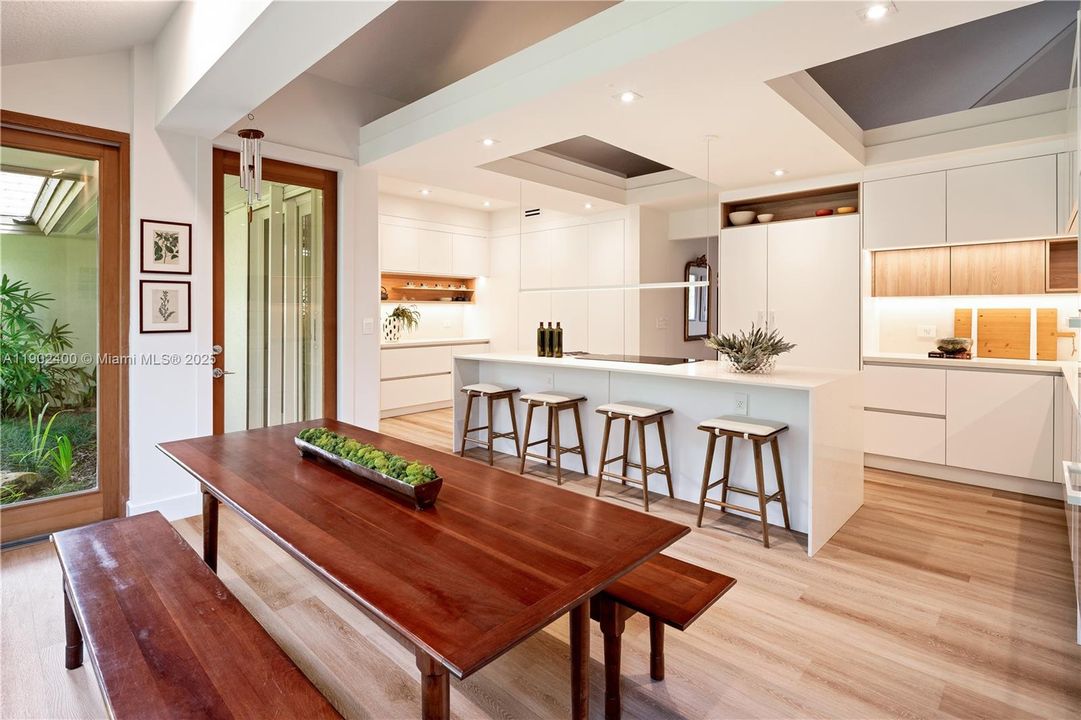 На продажу: $12,949,000 (5 спален, 6 ванн, 6239 Квадратных фут)