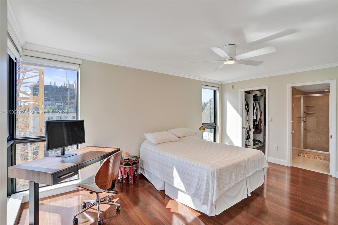 Recently Rented: $3,700 (2 beds, 2 baths, 1050 Square Feet)