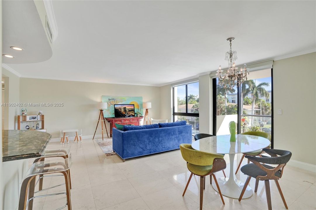 Recently Rented: $3,700 (2 beds, 2 baths, 1050 Square Feet)