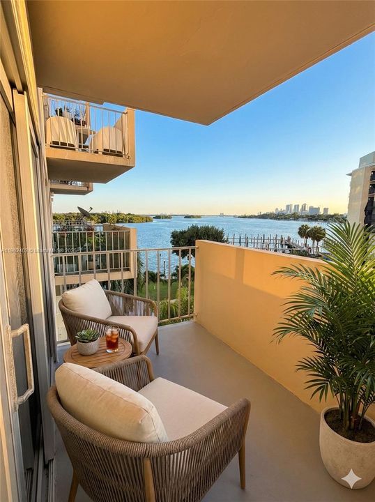 For Sale: $257,000 (0 beds, 1 baths, 580 Square Feet)