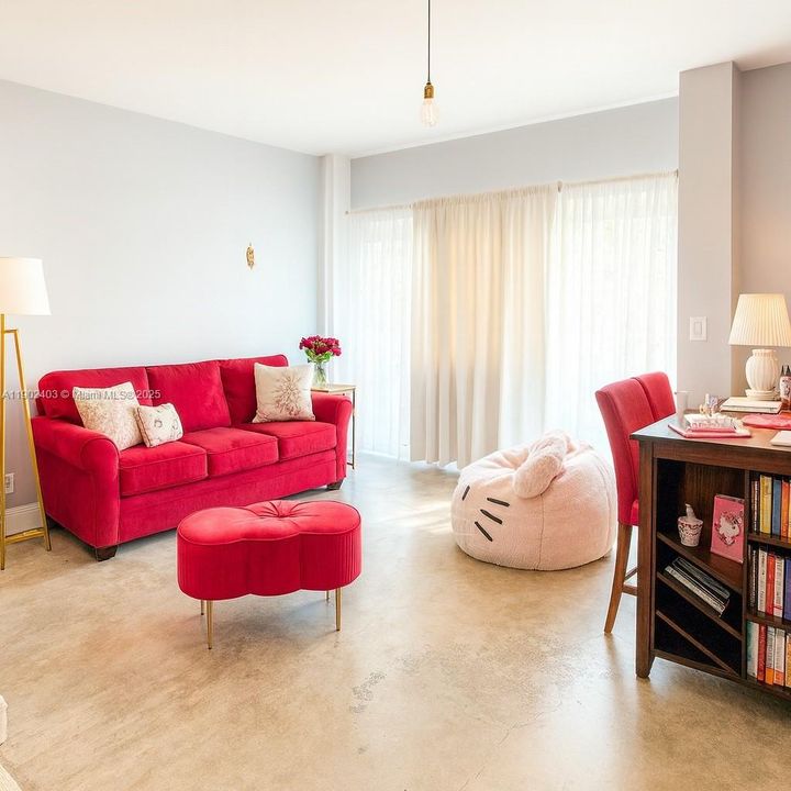 For Sale: $257,000 (0 beds, 1 baths, 580 Square Feet)