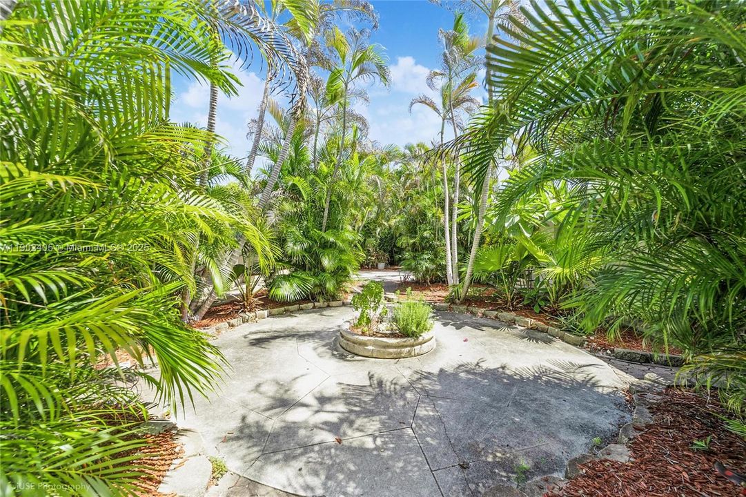 For Rent: $1,575 (1 beds, 1 baths, 440 Square Feet)