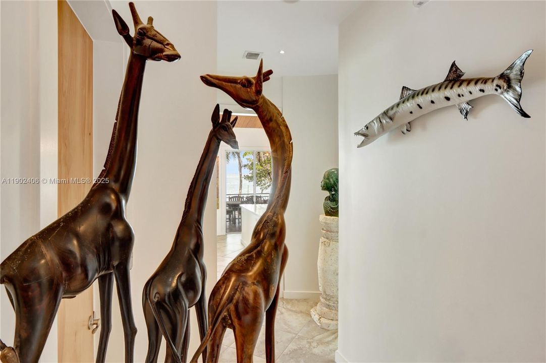 For Sale: $4,450,000 (3 beds, 2 baths, 2025 Square Feet)