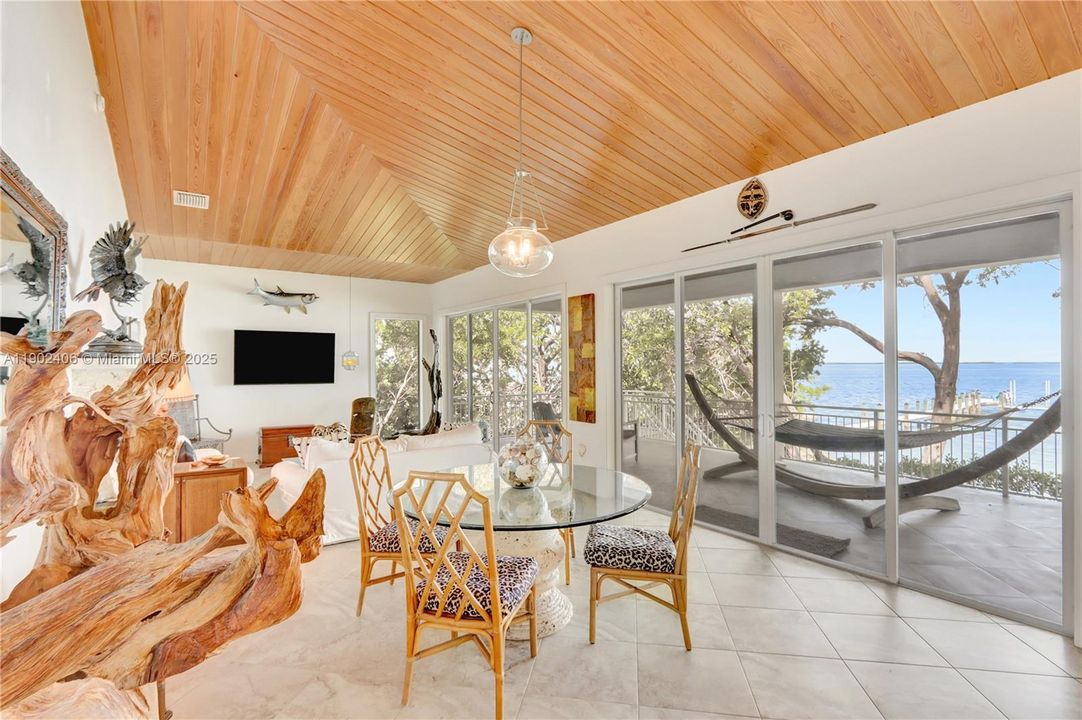 For Sale: $4,450,000 (3 beds, 2 baths, 2025 Square Feet)