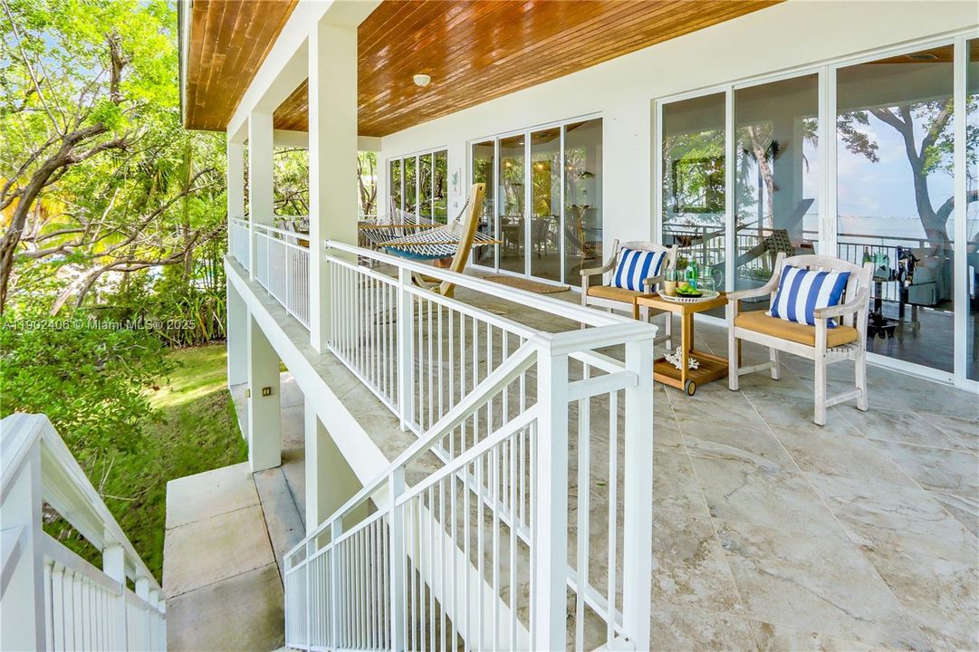 For Sale: $4,450,000 (3 beds, 2 baths, 2025 Square Feet)