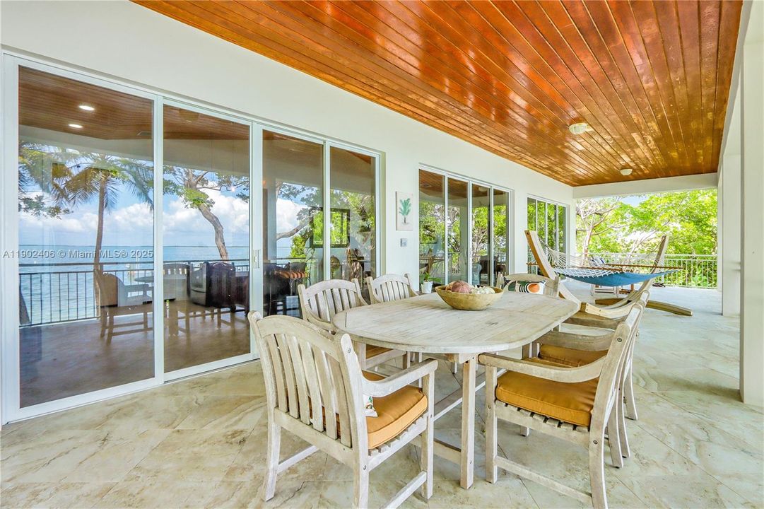 For Sale: $4,450,000 (3 beds, 2 baths, 2025 Square Feet)