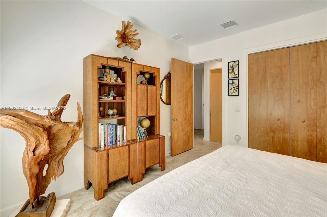 For Sale: $4,450,000 (3 beds, 2 baths, 2025 Square Feet)