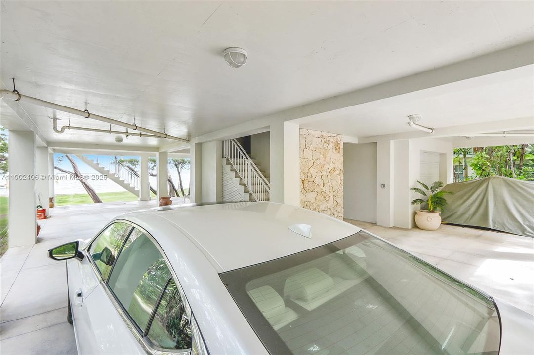 For Sale: $4,450,000 (3 beds, 2 baths, 2025 Square Feet)