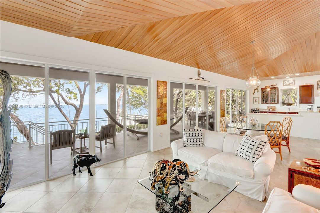 For Sale: $4,450,000 (3 beds, 2 baths, 2025 Square Feet)