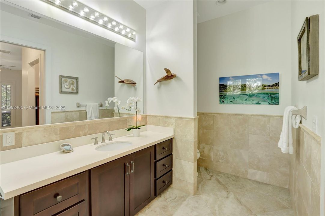 For Sale: $4,450,000 (3 beds, 2 baths, 2025 Square Feet)