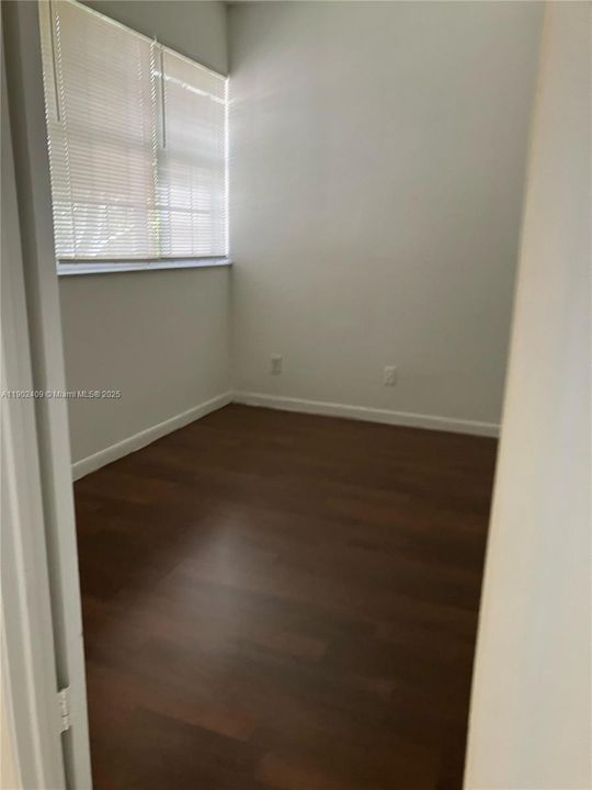 Recently Rented: $2,100 (2 beds, 2 baths, 807 Square Feet)