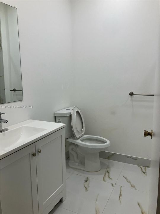 Recently Rented: $2,100 (2 beds, 2 baths, 807 Square Feet)