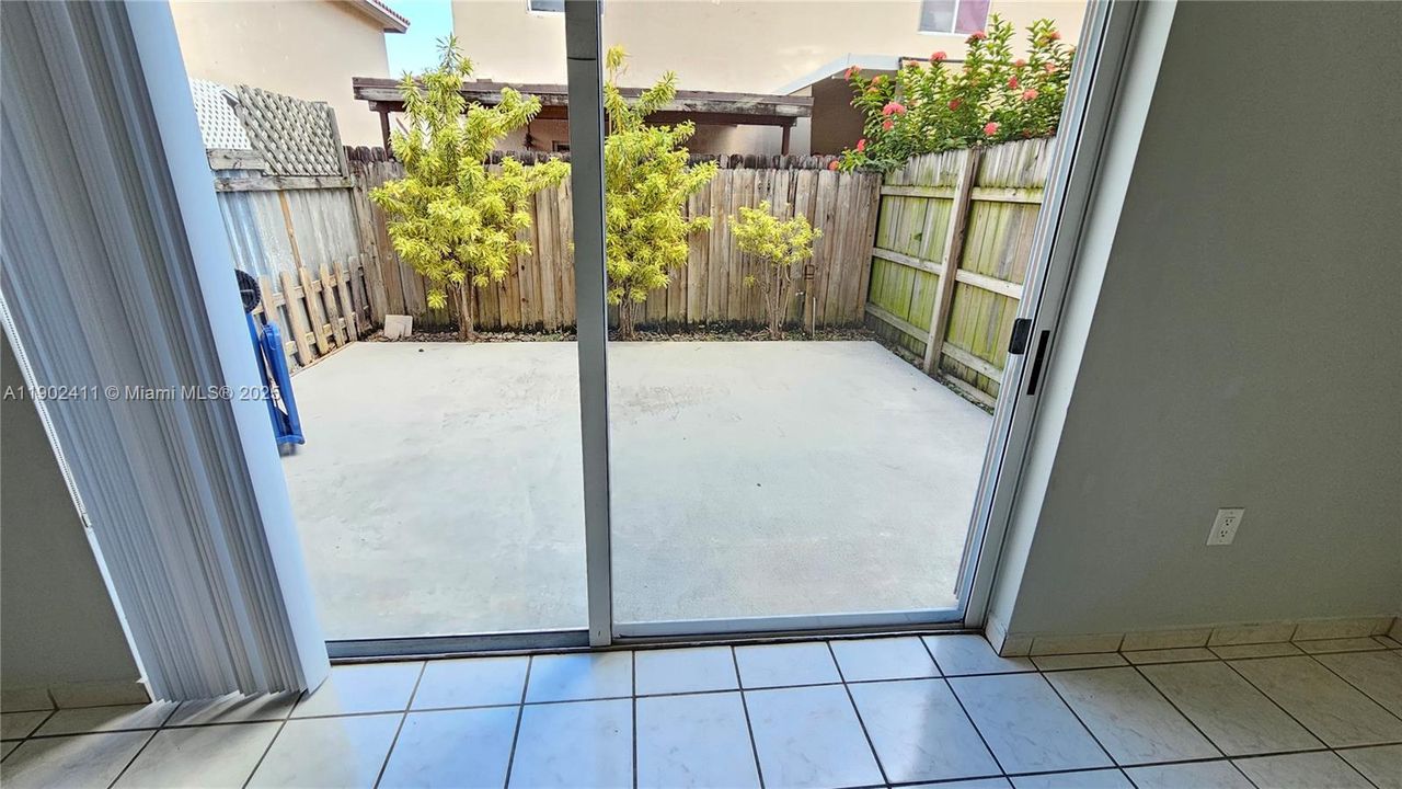 For Rent: $2,500 (2 beds, 2 baths, 1020 Square Feet)