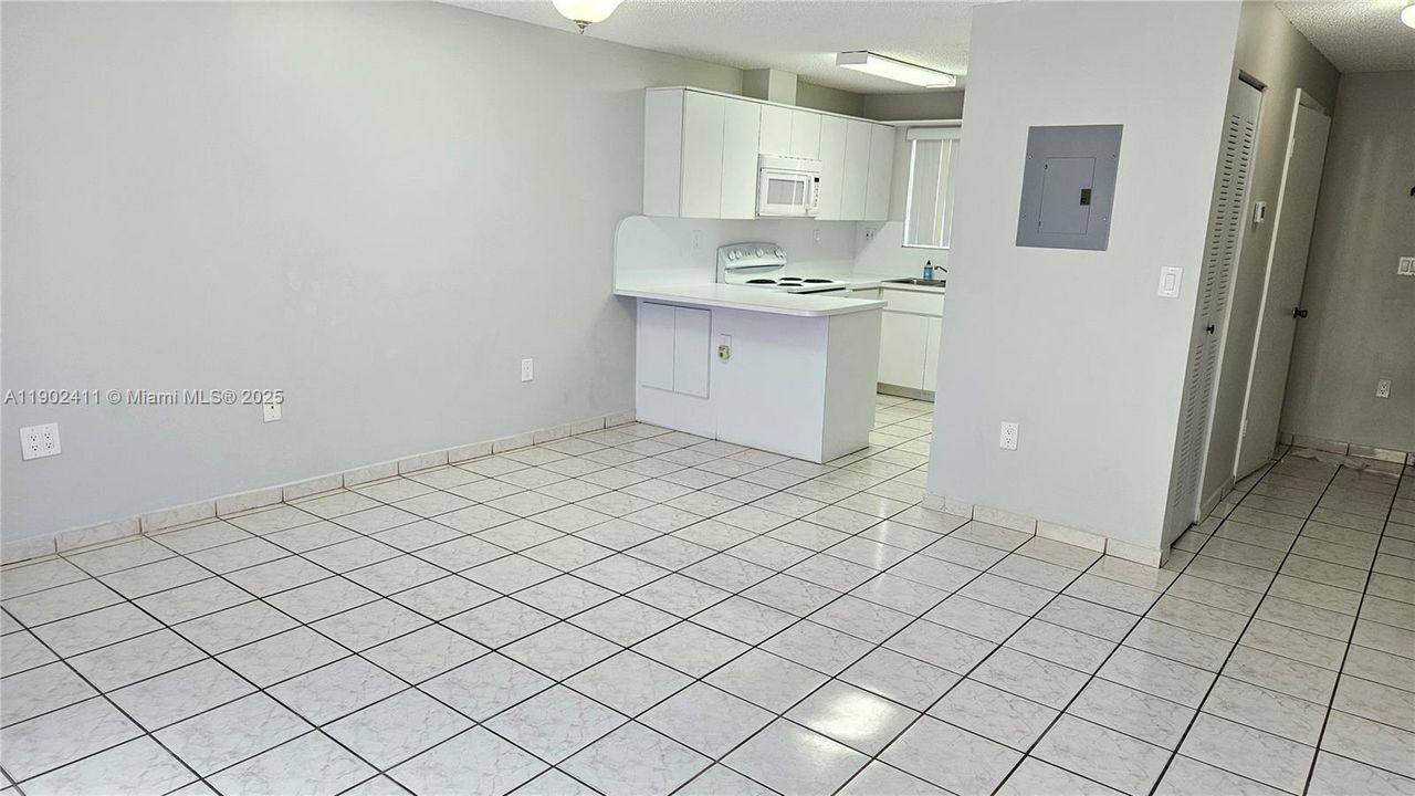 For Rent: $2,500 (2 beds, 2 baths, 1020 Square Feet)