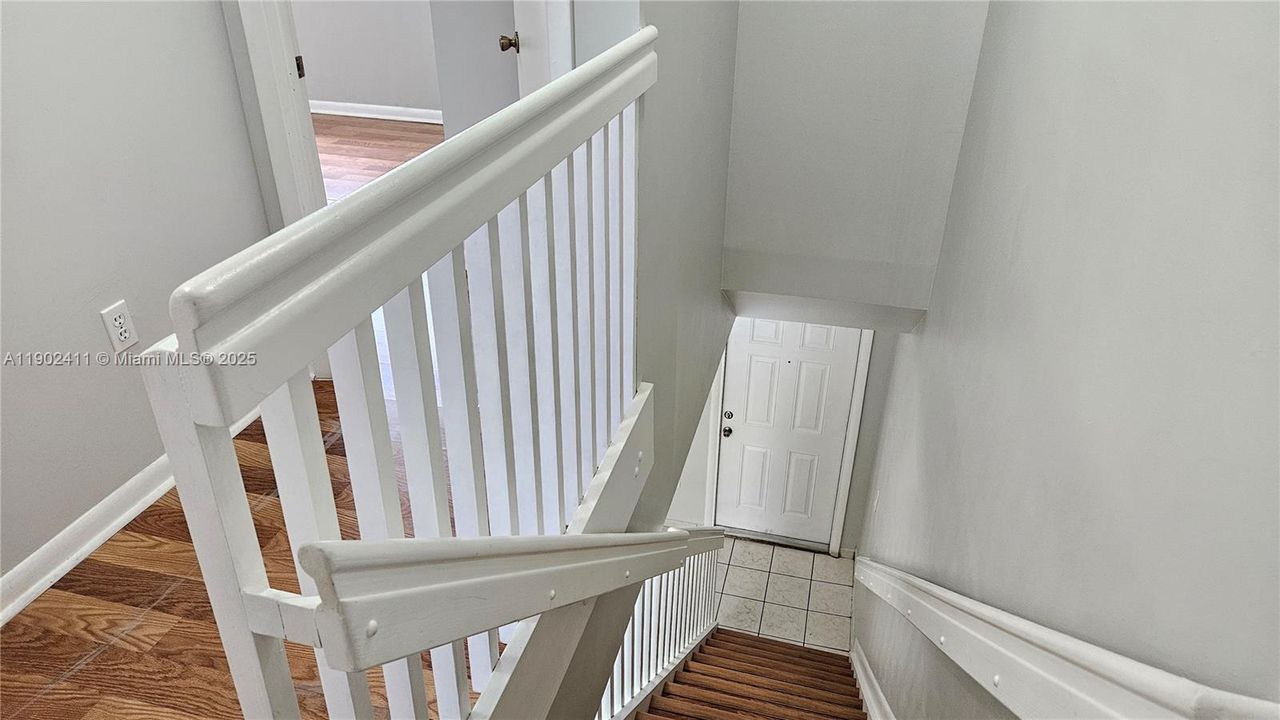 For Rent: $2,500 (2 beds, 2 baths, 1020 Square Feet)