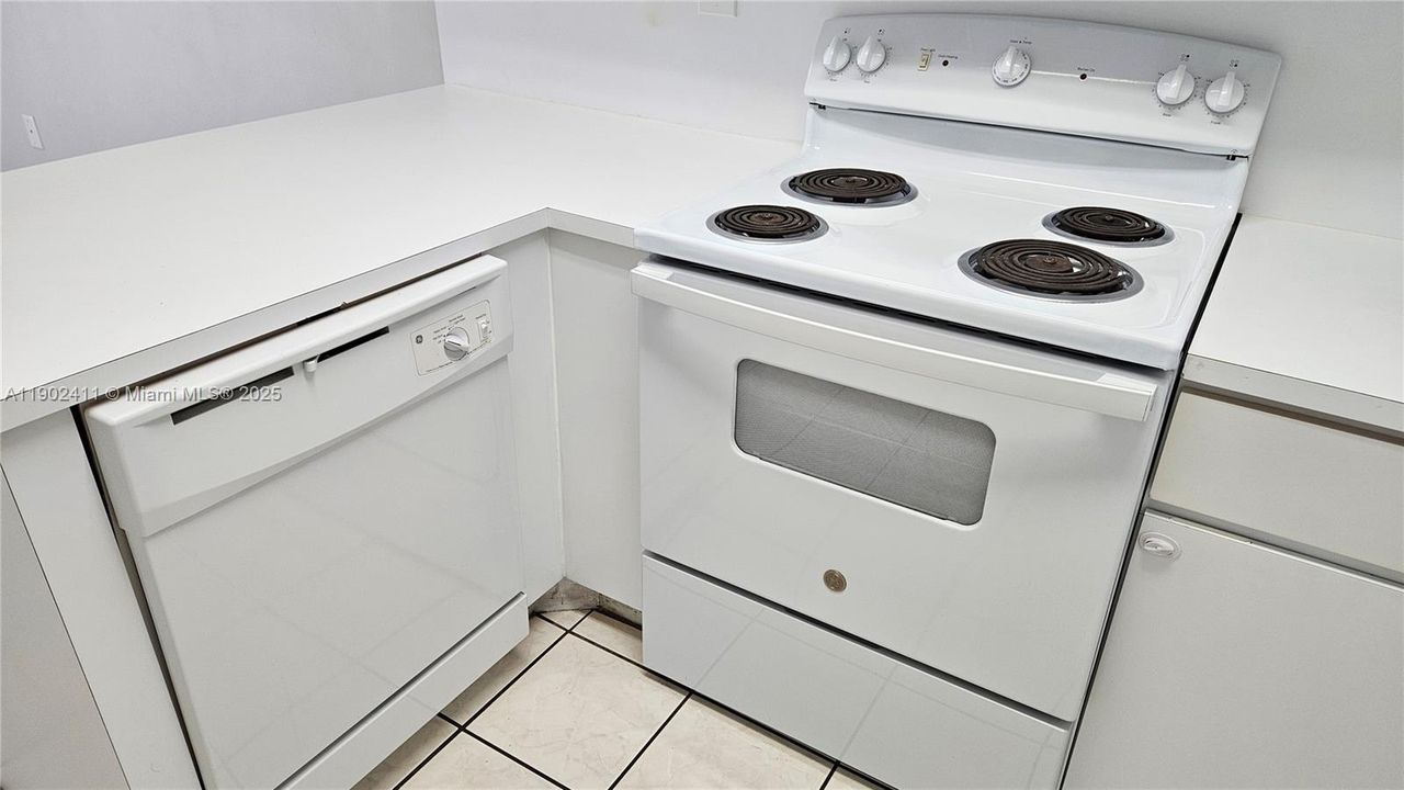 For Rent: $2,500 (2 beds, 2 baths, 1020 Square Feet)