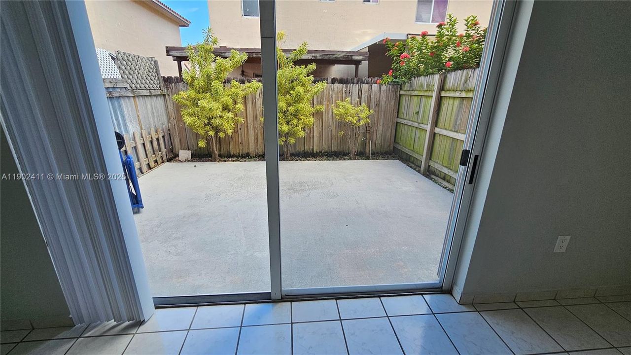 For Rent: $2,500 (2 beds, 2 baths, 1020 Square Feet)