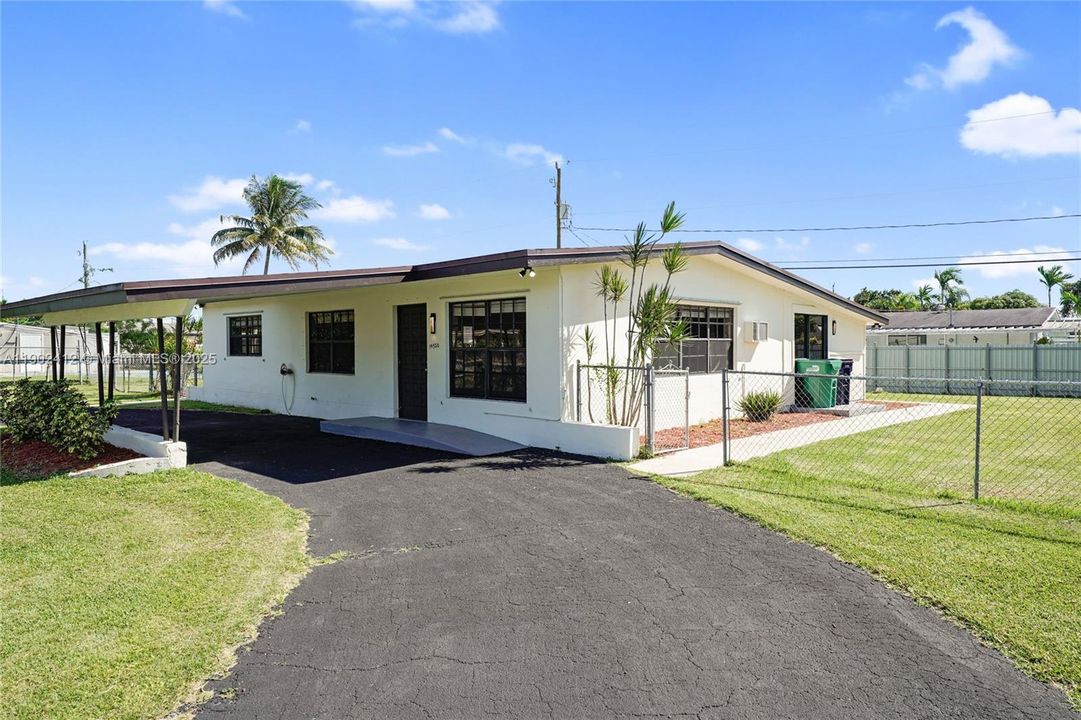 For Sale: $509,900 (4 beds, 2 baths, 1472 Square Feet)