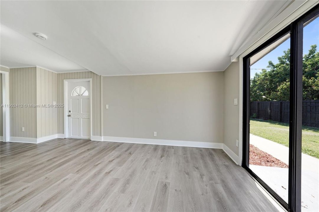 For Sale: $509,900 (4 beds, 2 baths, 1472 Square Feet)