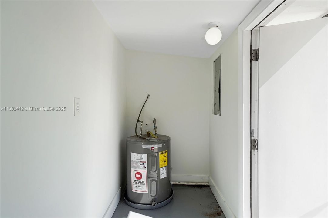 For Sale: $509,900 (4 beds, 2 baths, 1472 Square Feet)