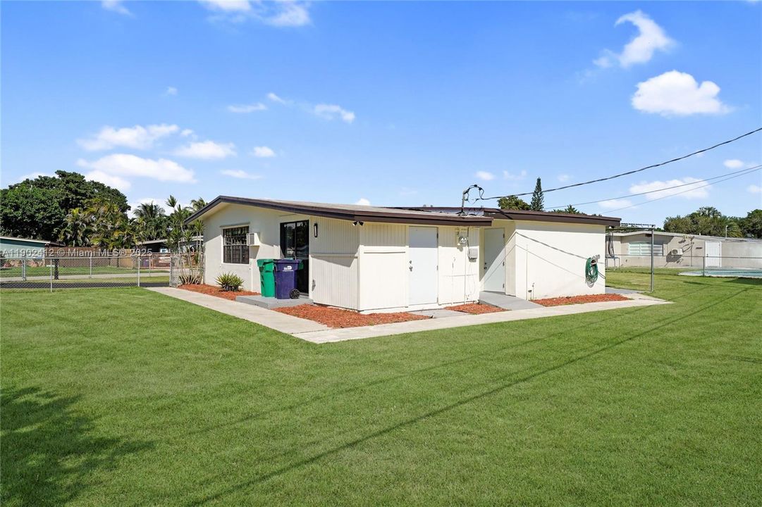 For Sale: $509,900 (4 beds, 2 baths, 1472 Square Feet)