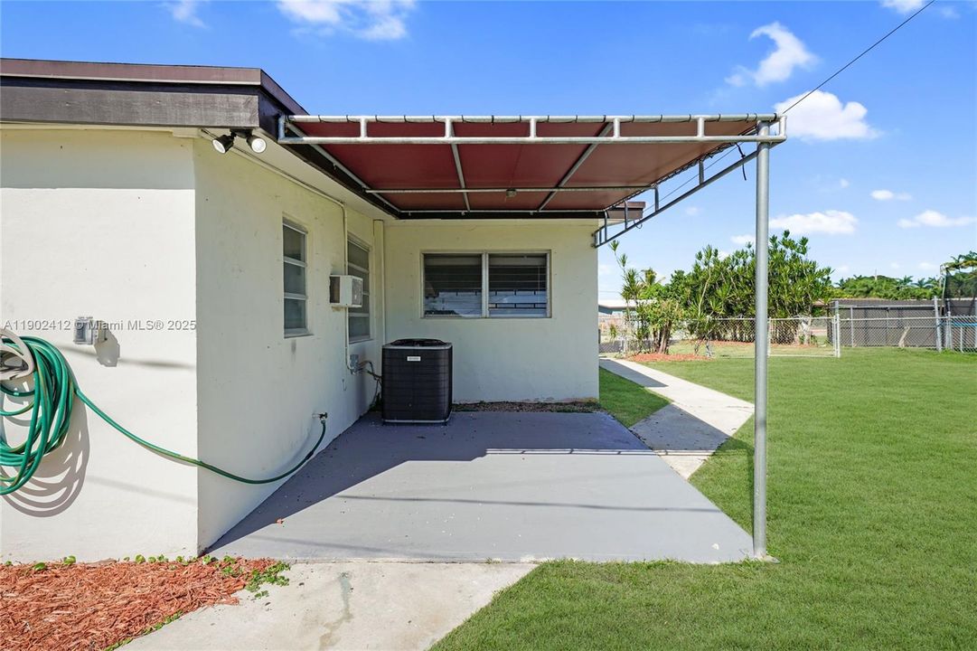 For Sale: $509,900 (4 beds, 2 baths, 1472 Square Feet)