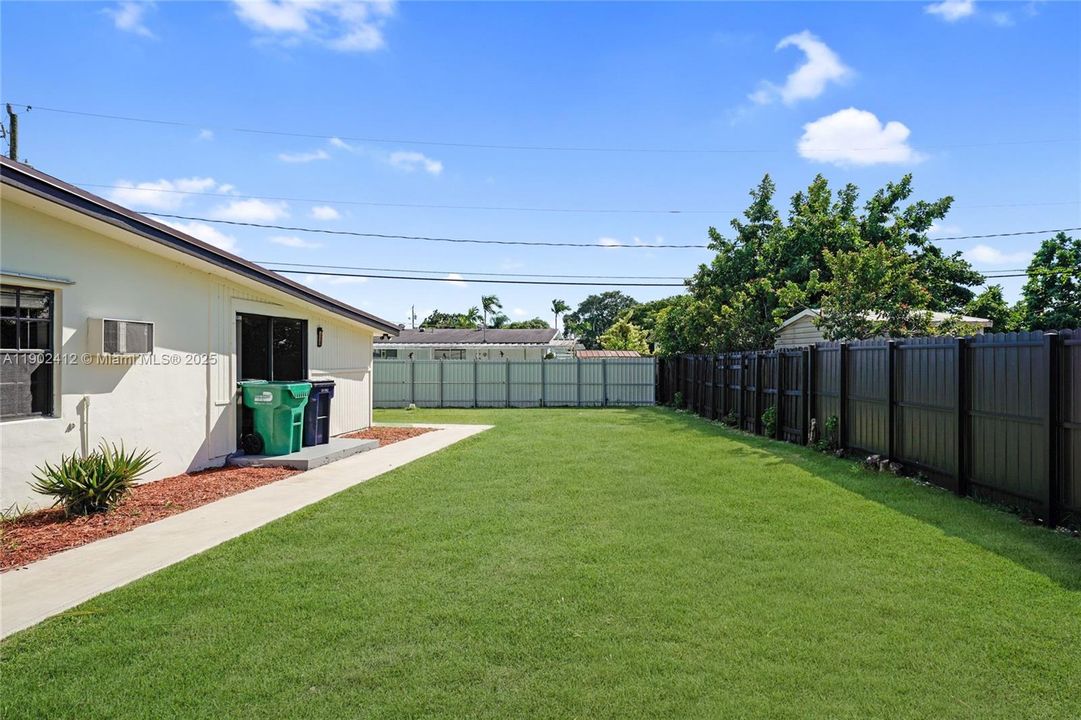 For Sale: $509,900 (4 beds, 2 baths, 1472 Square Feet)