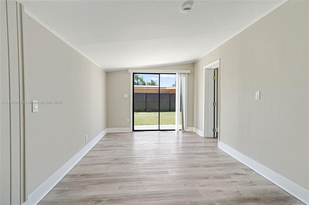 For Sale: $509,900 (4 beds, 2 baths, 1472 Square Feet)