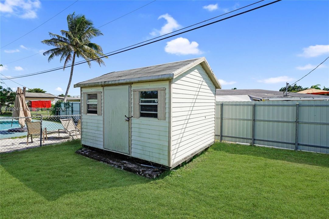 For Sale: $509,900 (4 beds, 2 baths, 1472 Square Feet)