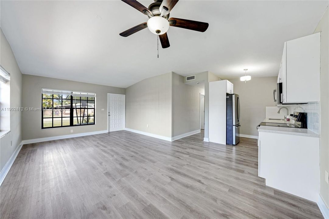 For Sale: $509,900 (4 beds, 2 baths, 1472 Square Feet)